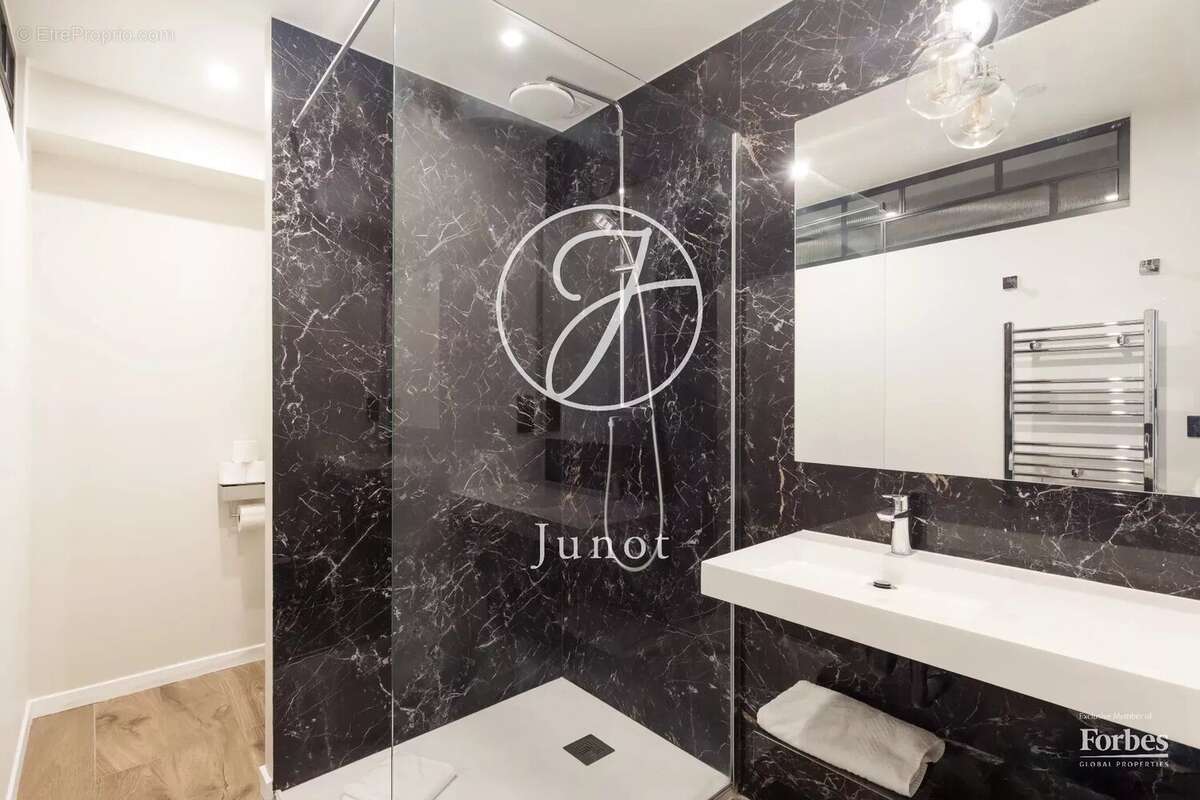 Appartement à PARIS-6E