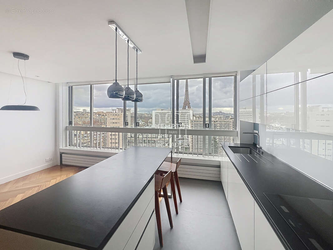 Appartement à PARIS-15E