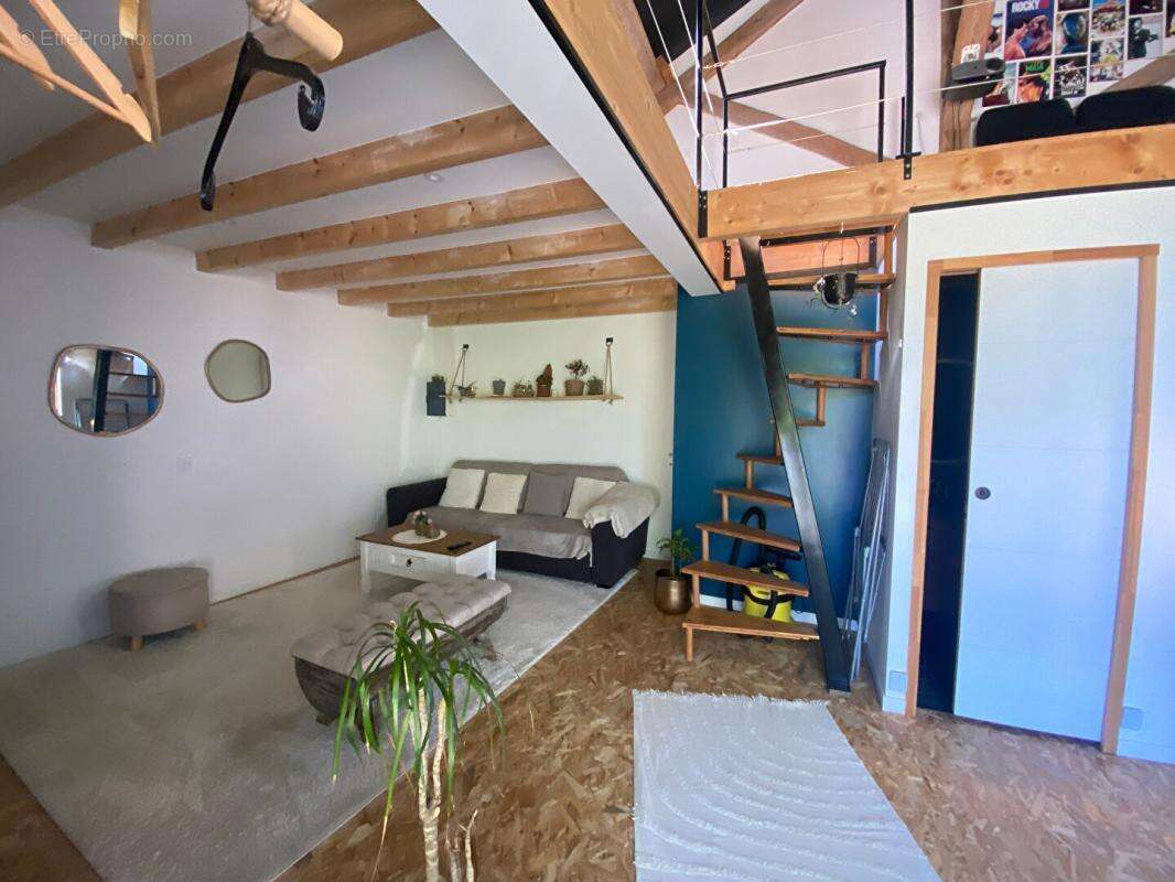 Maison à SAINT-LUPICIN