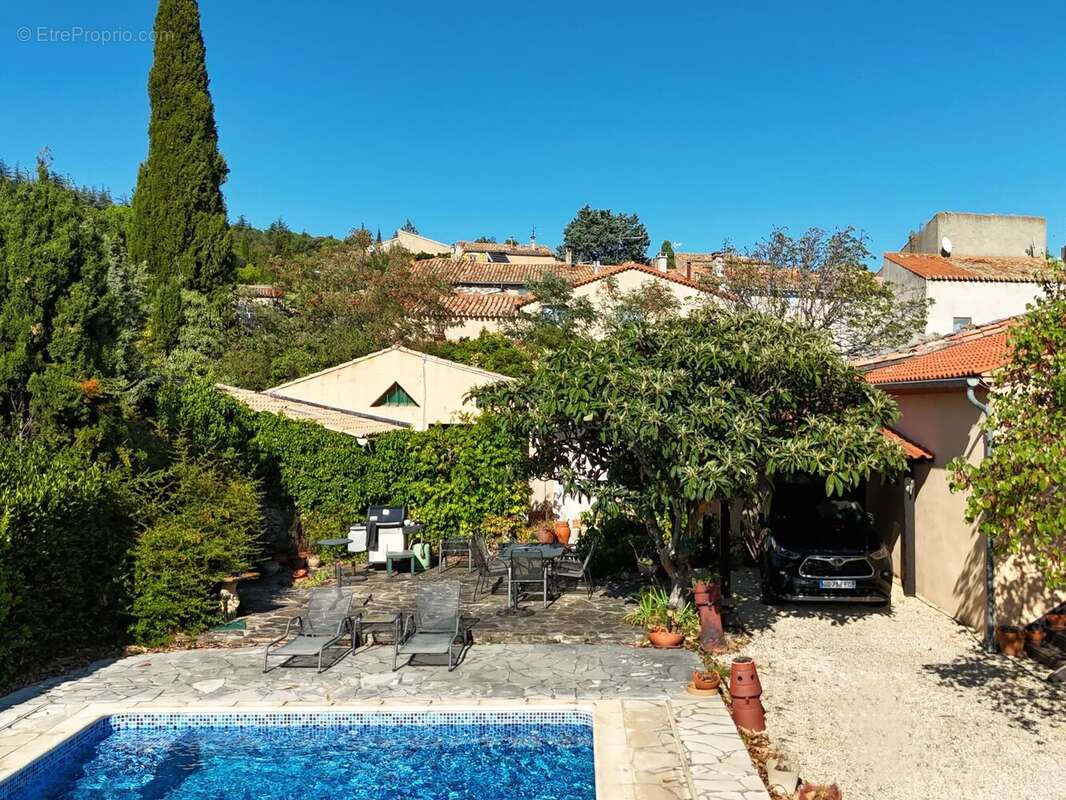 Maison de plain-pied rénovée avec 4 chambres, piscine et garage - photo 18