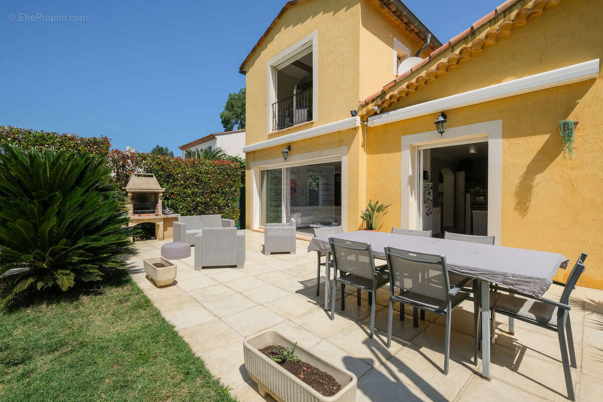 Maison à VILLENEUVE-LOUBET