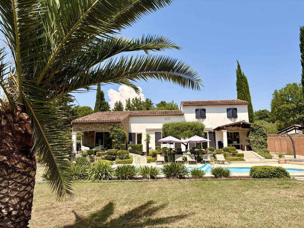 Maison à BAGNOLS-EN-FORET