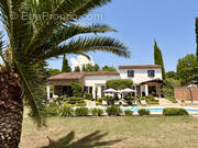 Maison à BAGNOLS-EN-FORET