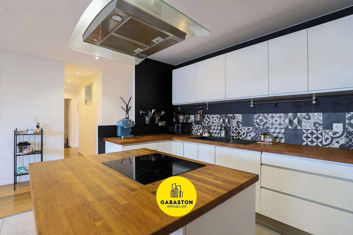 Appartement à MARSEILLE-7E