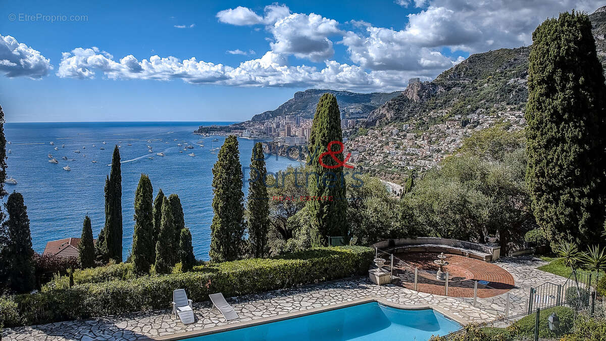 Appartement à ROQUEBRUNE-CAP-MARTIN