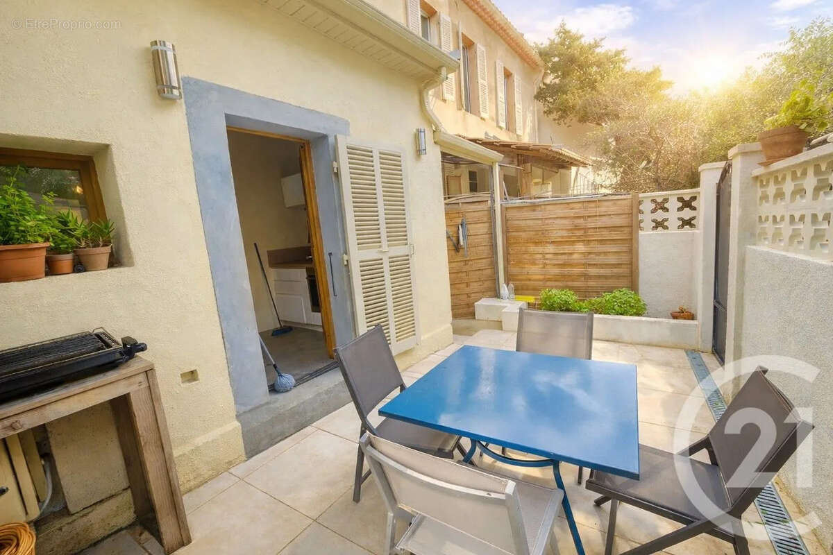 Appartement 40 m² à Toulon  - photo 2
