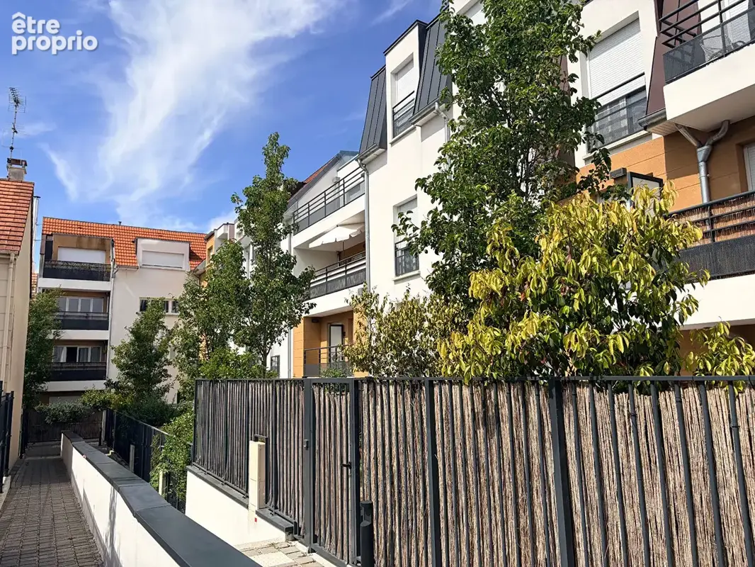 Appartement à SARTROUVILLE