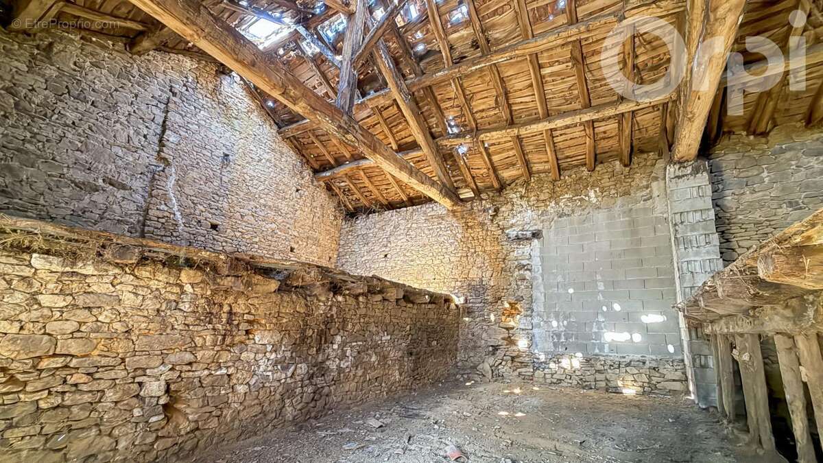  Maison à rénover avec ses 3 granges - photo 24