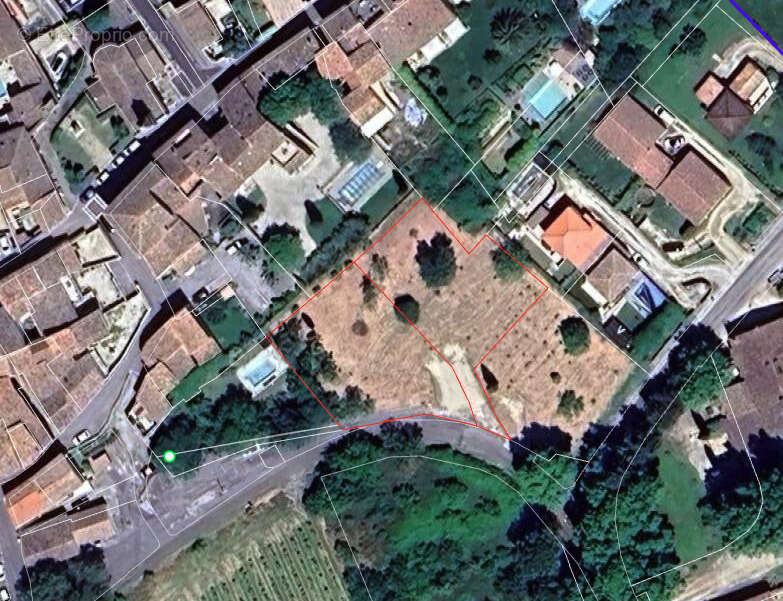 Terrain à LA ROUVIERE