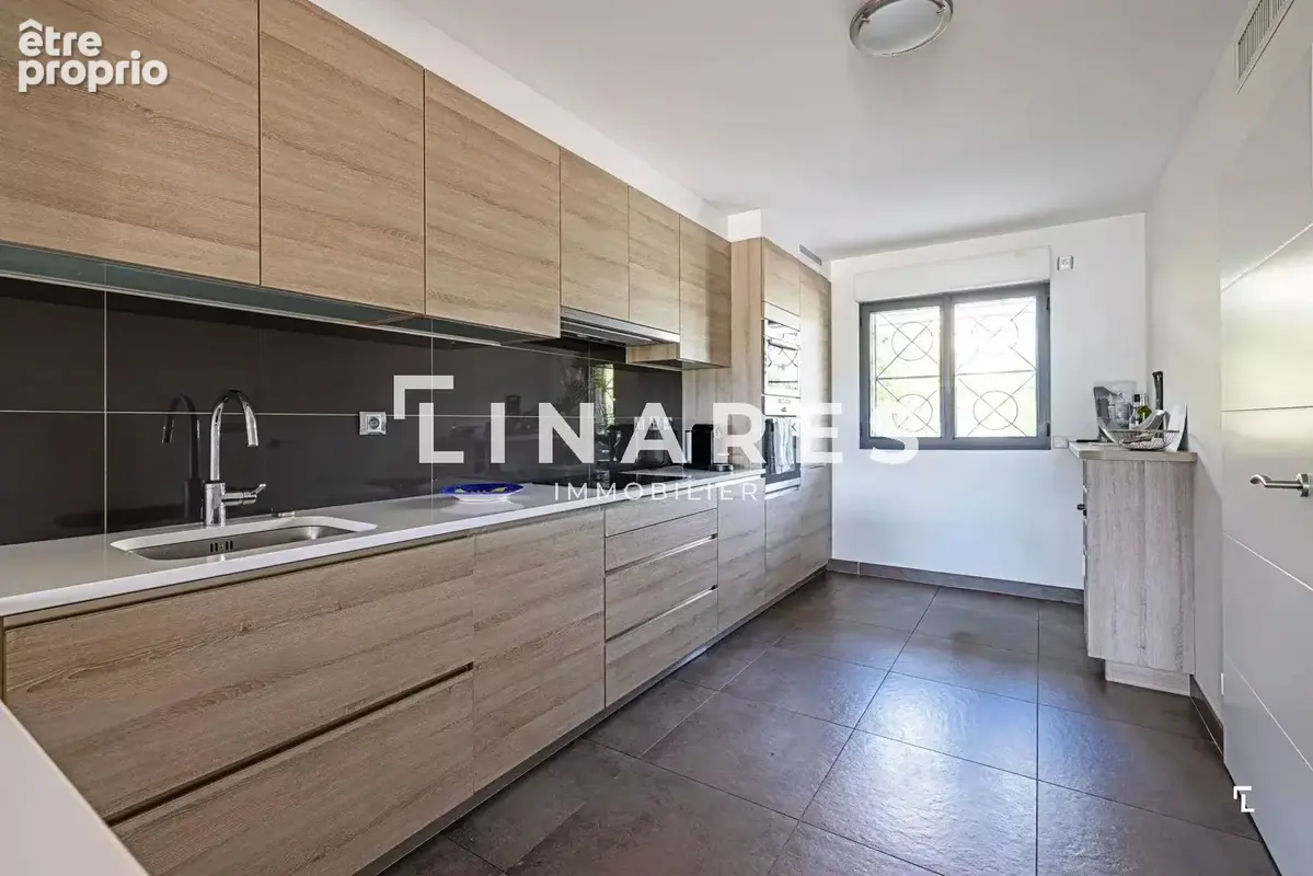 GRAND LARGE - Maison de 139m2 - Terrasses - Vue imprenable - 13008 - photo 7