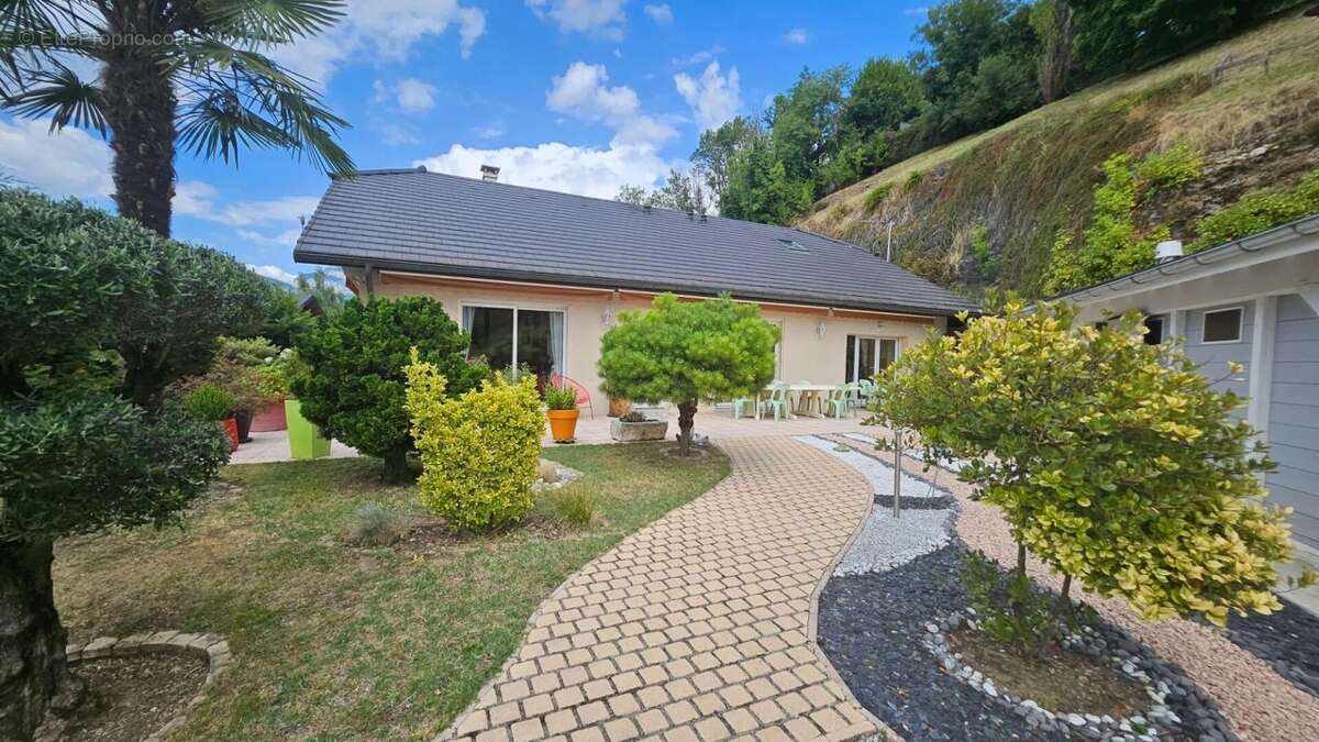 Maison à SAINT-JEOIRE-PRIEURE