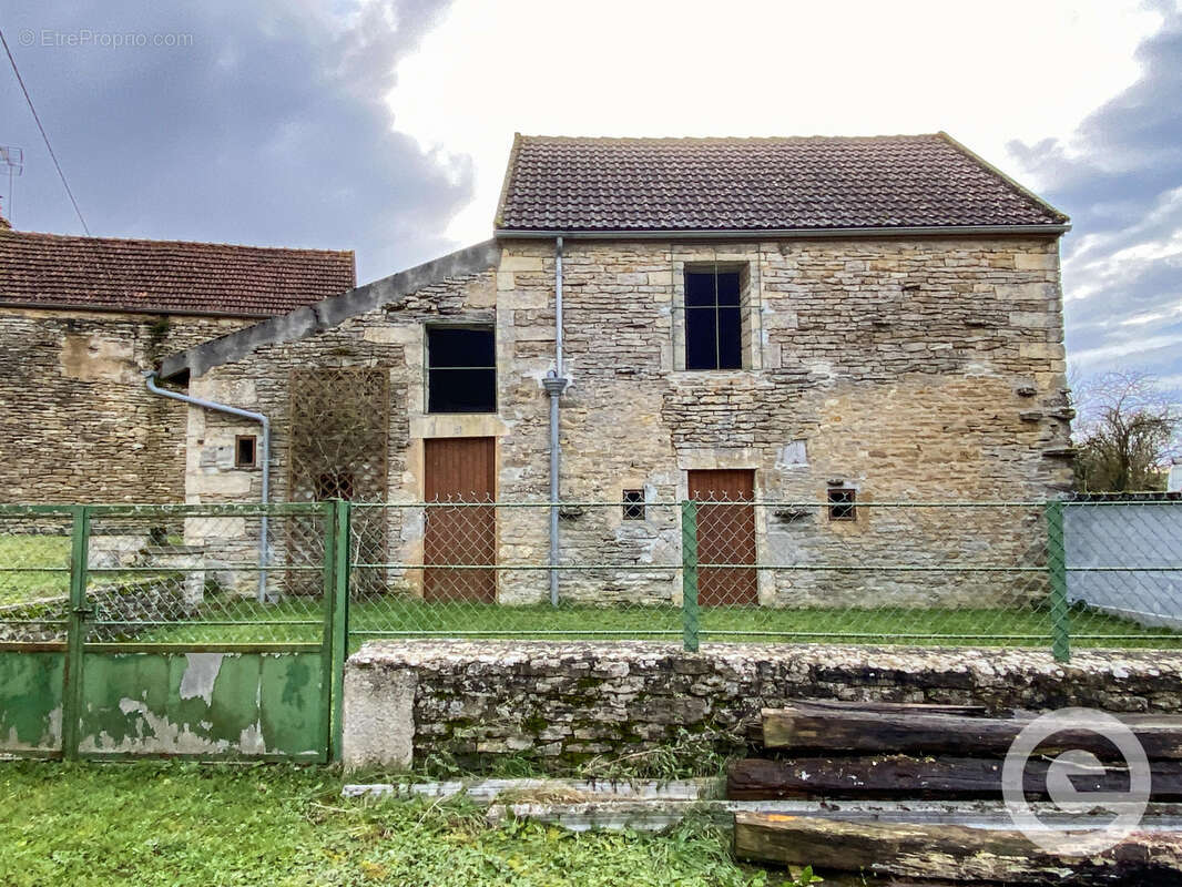 Maison à VASSY