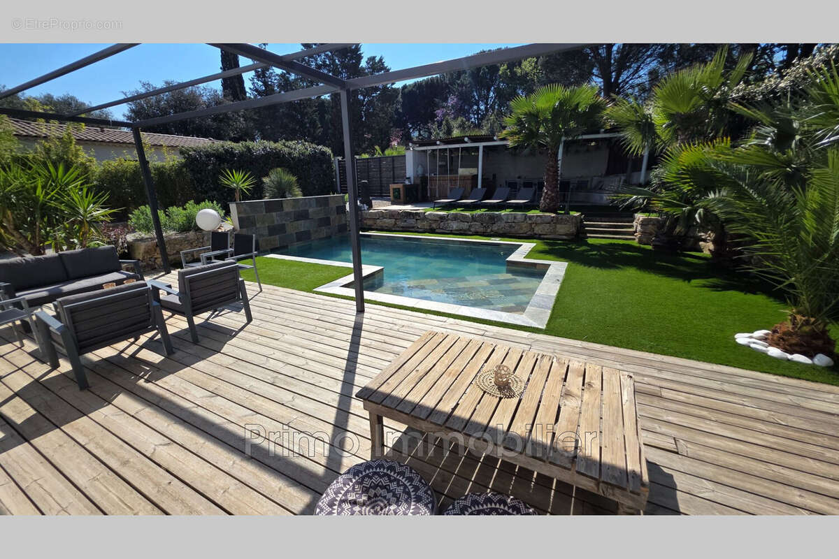 Maison à PLAN-DE-LA-TOUR