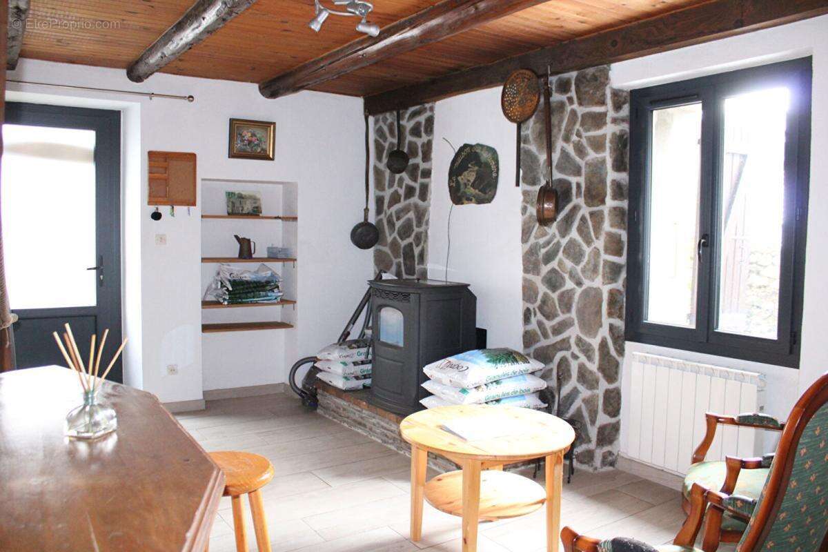 Maison entièrement rénovée  de 137 m² loi carrez avec terrasse - photo 5