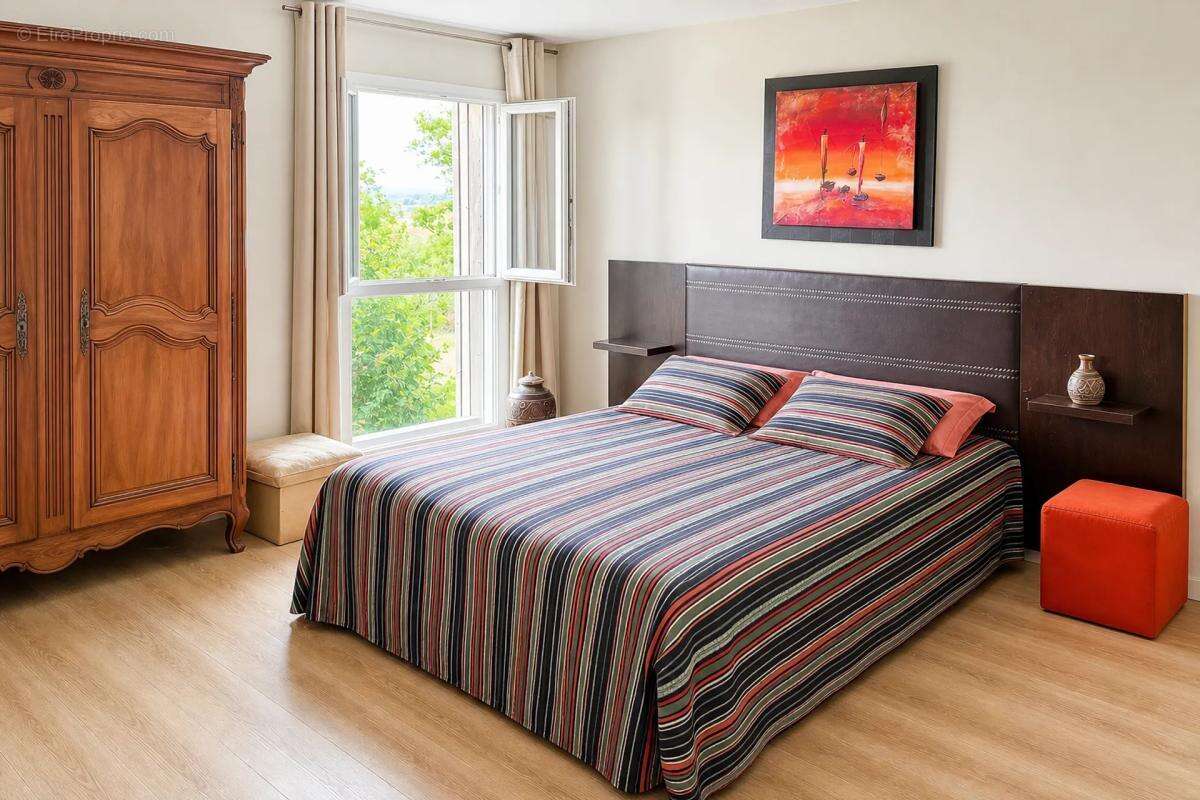 Maison de 8 pièces de 200 m² située à Châteney - photo 14