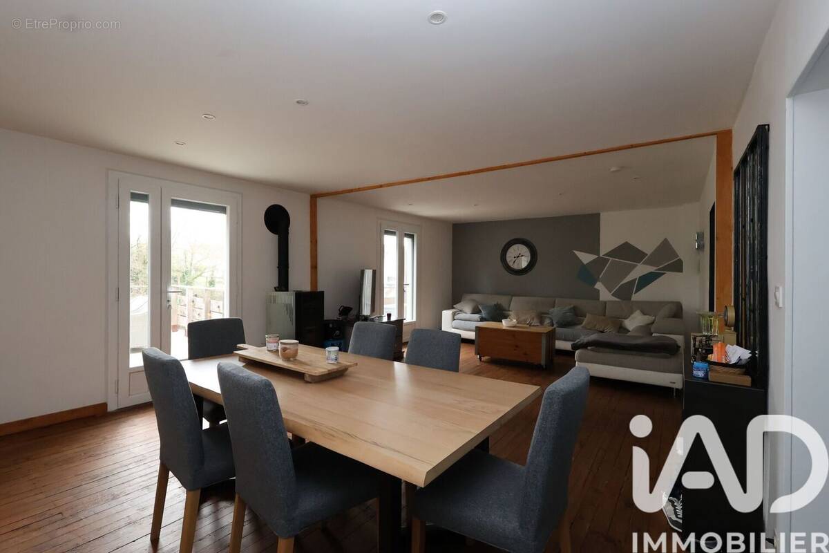 Photo 1 - Maison à SAINT-YORRE