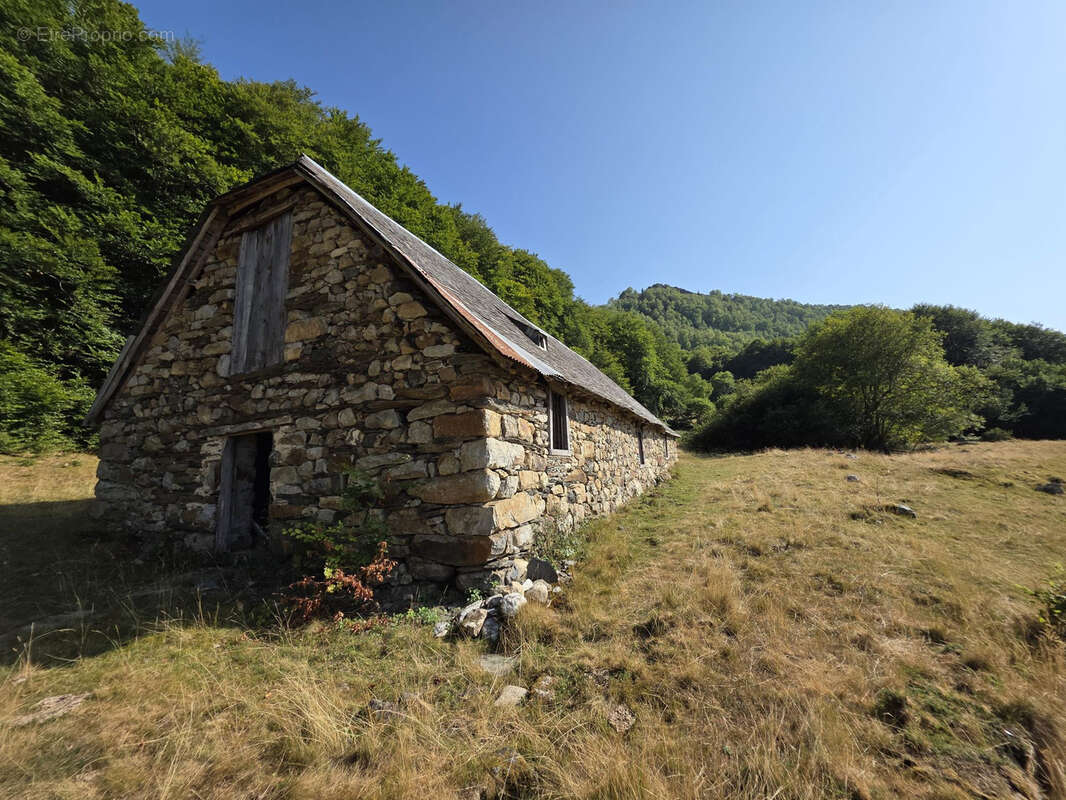 Grange sur les hauteurs en Val d'Azun - photo 3