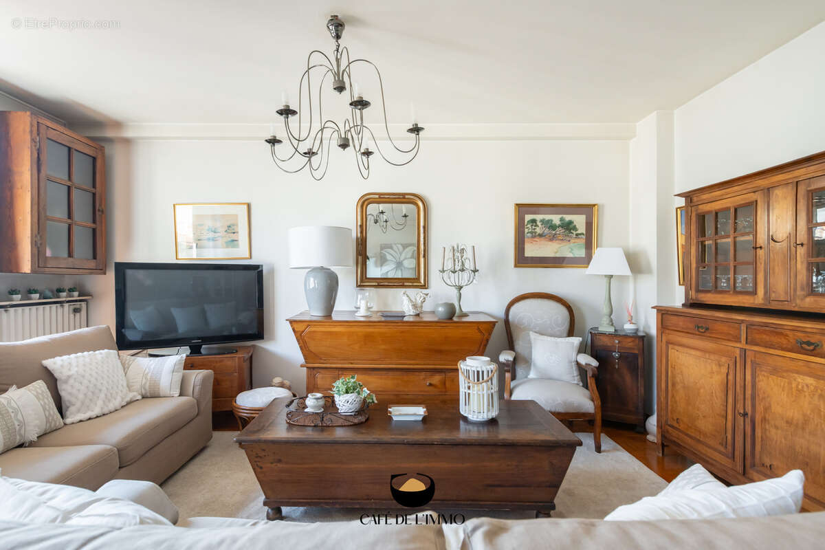 Appartement à MARSEILLE-6E