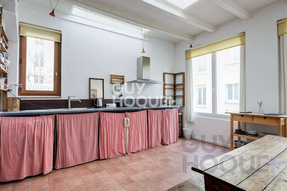 Appartement à PARIS-18E