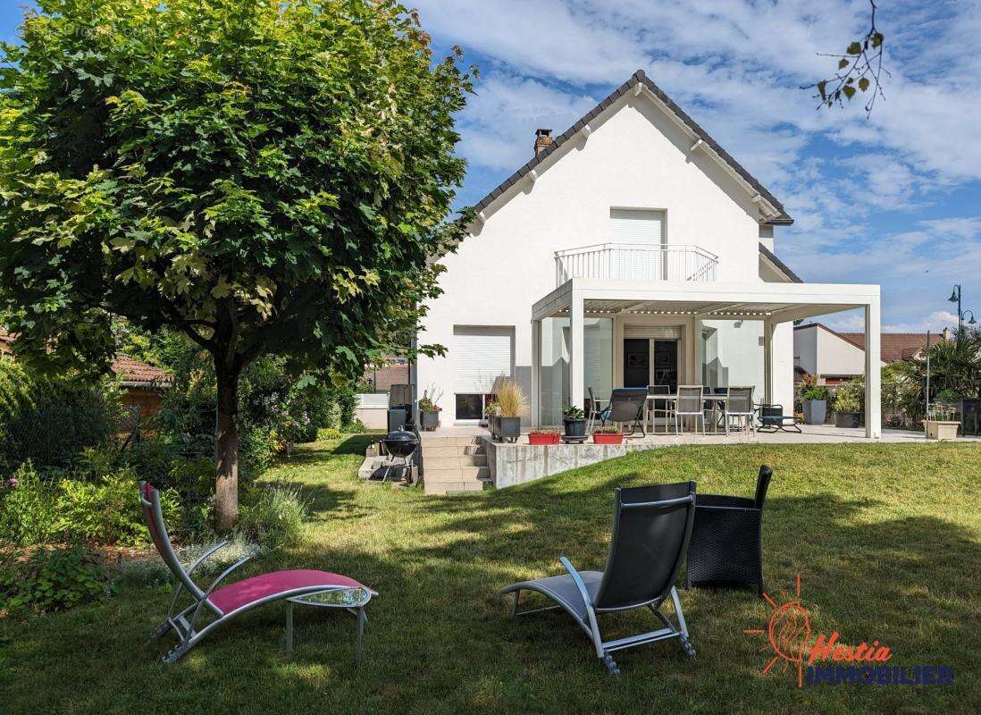 Maison à BEZANNES