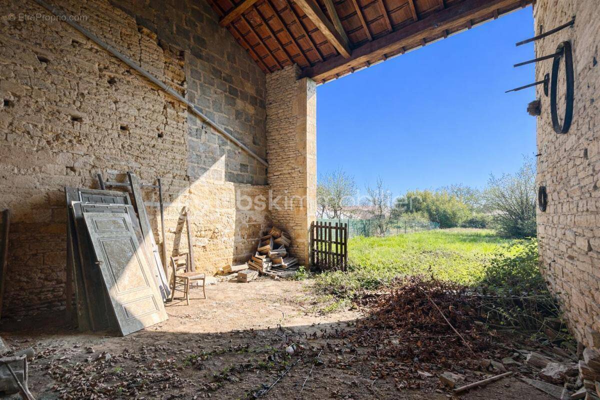 Maison à CRECHES-SUR-SAONE