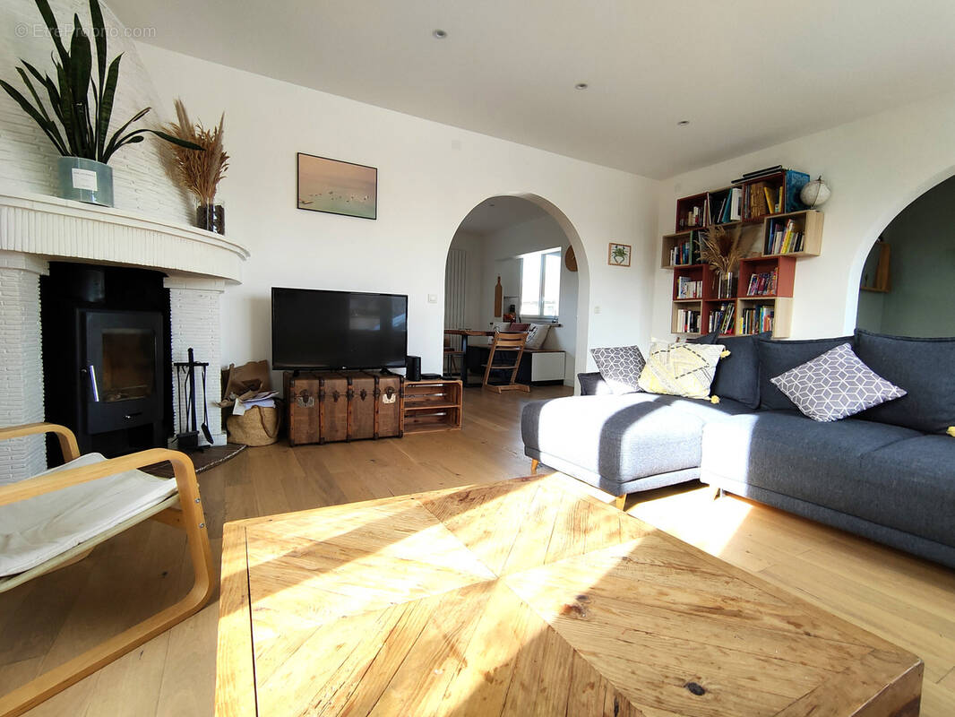 Maison à MAGNY-LES-HAMEAUX