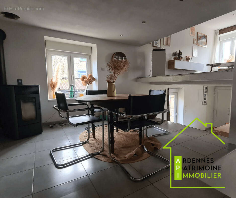 Maison à POURU-SAINT-REMY