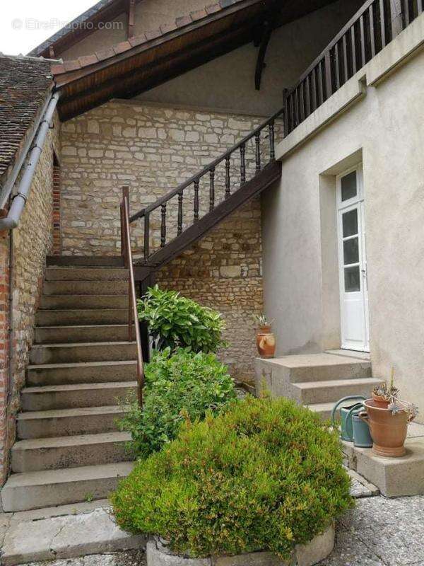 Maison à SANCERGUES