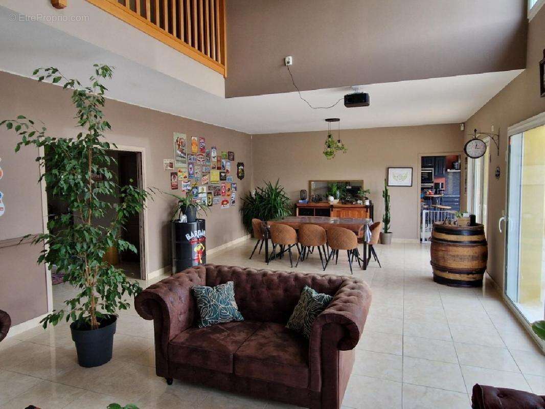 Maison à MANOU