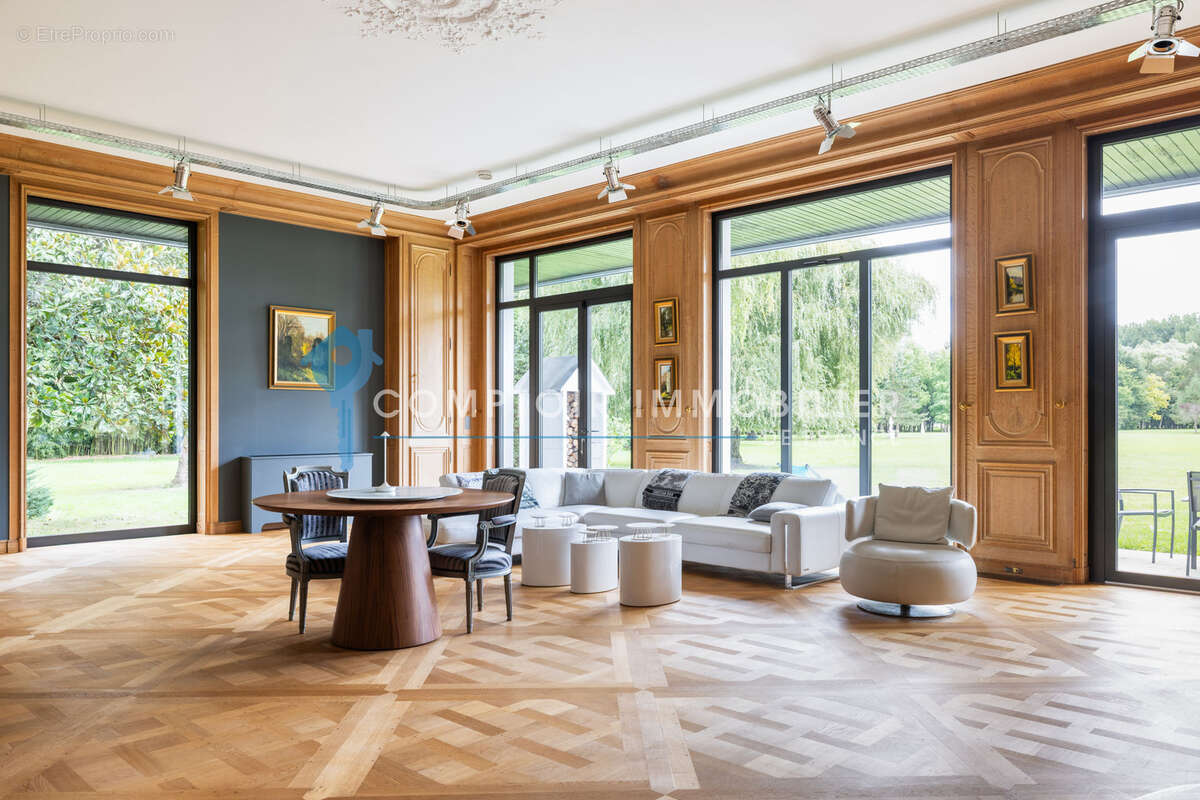 A vendre Dpt Eure (27) proche Pacy sur Eure magnifique Propriété de 1032 m2 habitables sur un parc de 13 ha - photo 5
