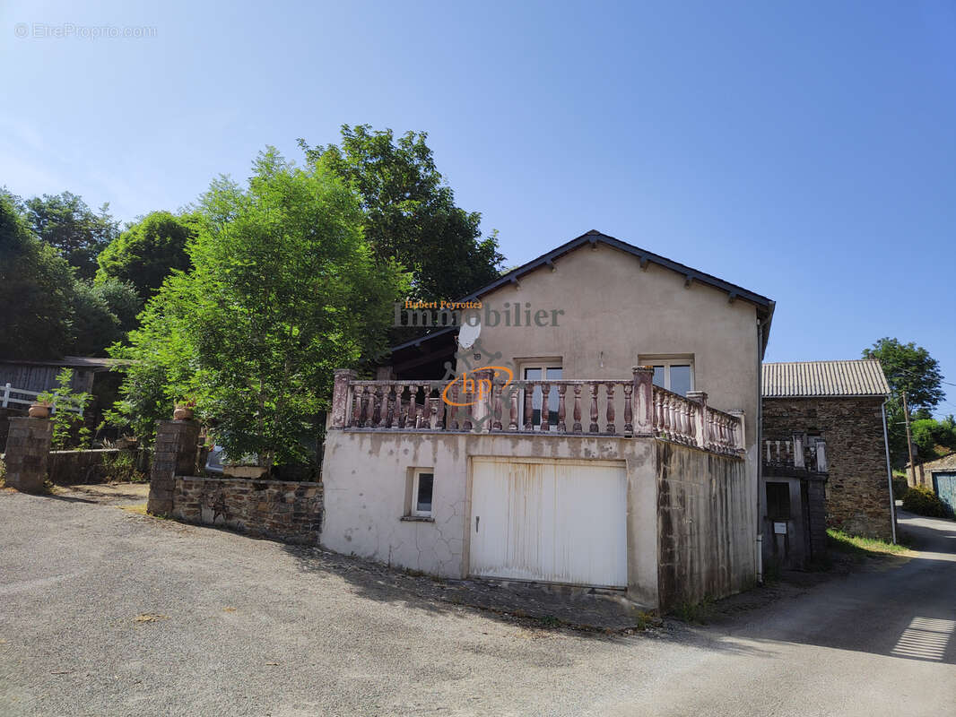 Vente Maison avec dépendances et terrains Montaigut - photo 13