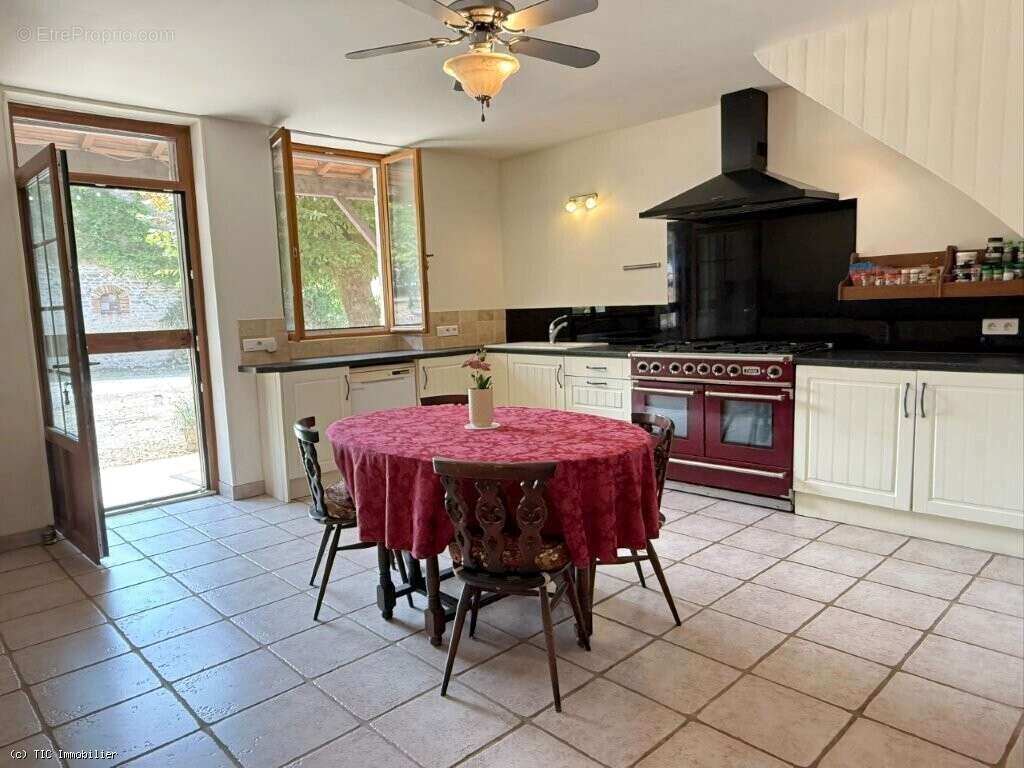 Propriété De Caractère Sur 2 Hectares Avec Deux Gîtes, Piscine Et Fort Potentiel De Développement - photo 11