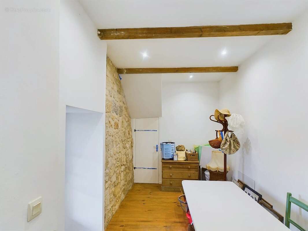 Maison à VILLEBOIS-LAVALETTE