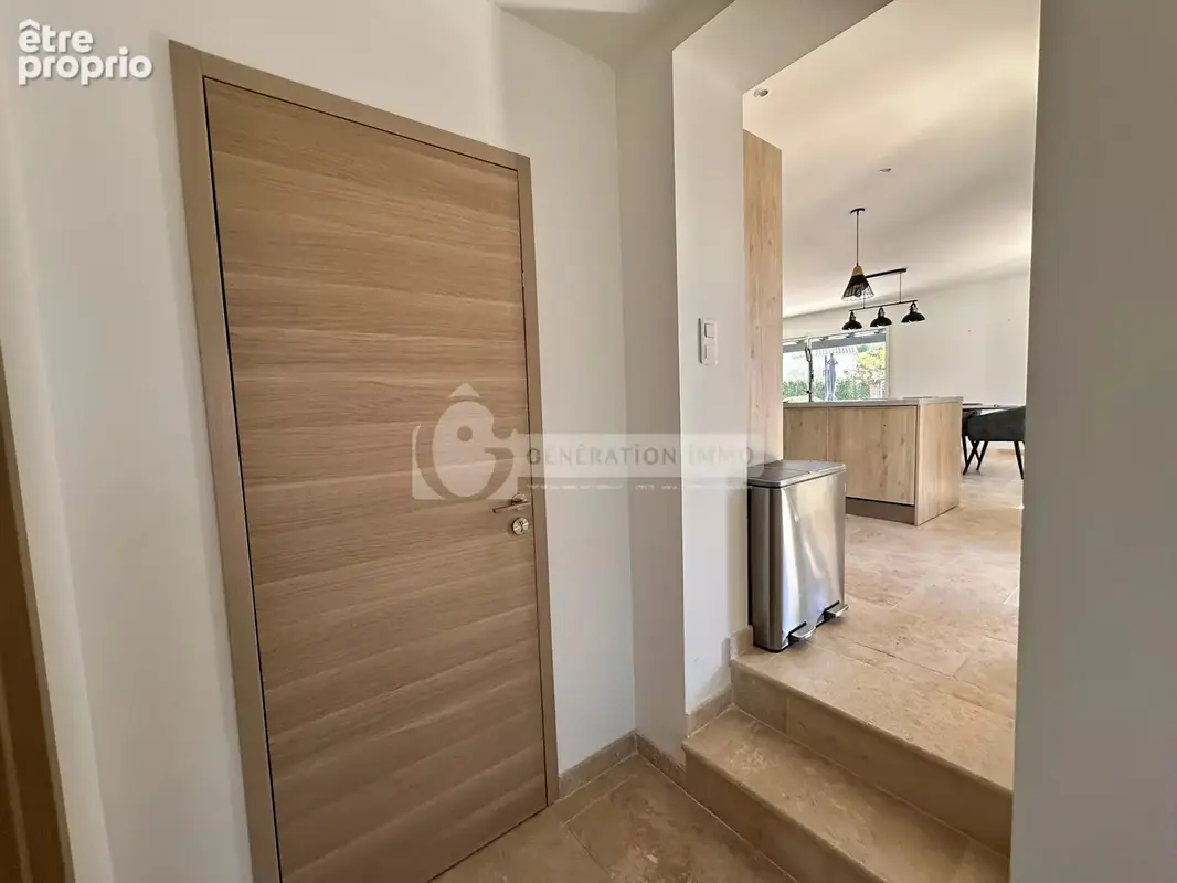 Maison de plain-pied proche centre de Fontvieille. - photo 7