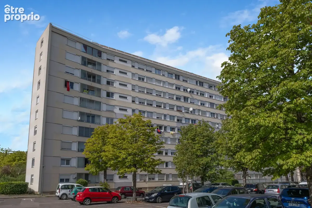 Vaste appartement T5 (106 m2) à rénover avec balcons et vue panoramique - Chenôve - photo 3