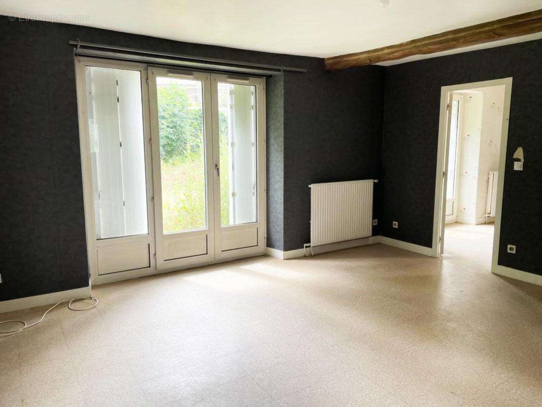 Maison à SAINT-GERVAIS-LA-FORET