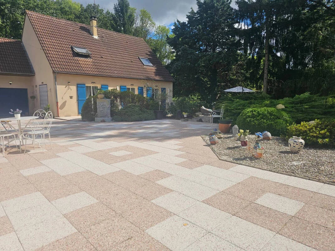 Maison à COURTENAY