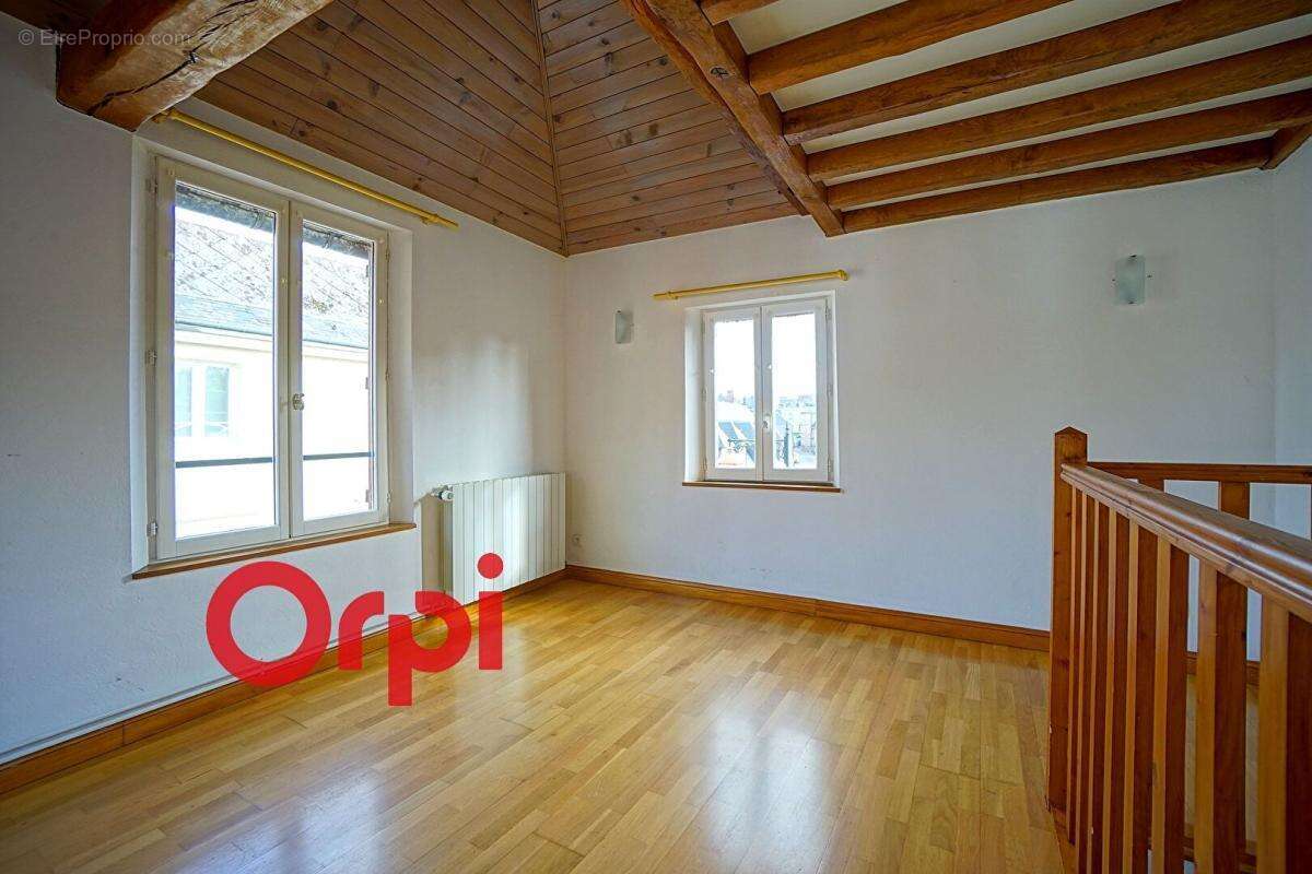 A vendre maison de ville actuellement LOUÉE, en centre-ville de BERNAY - photo 8