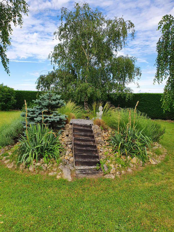 Maison à VILLETHIERRY