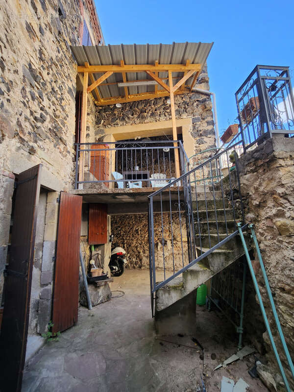 Maison à renover Neschers - photo 2