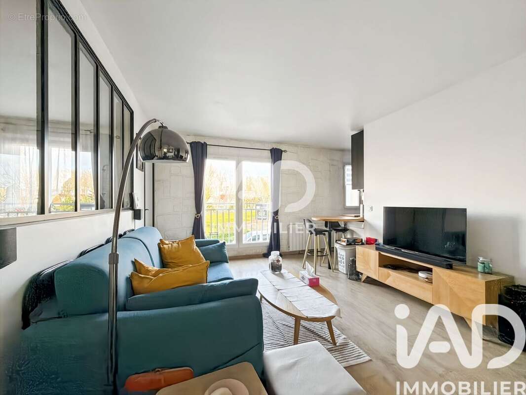 Photo 2 - Appartement à BUSSY-SAINT-GEORGES