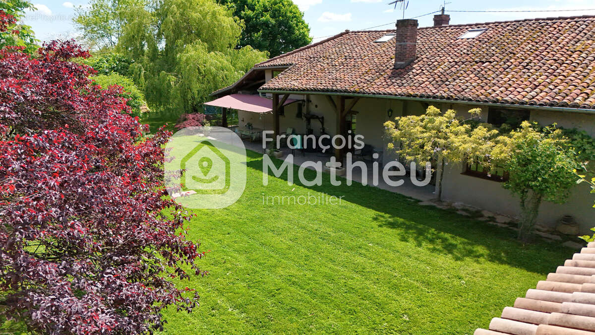 Maison à CHATILLON-SUR-CHALARONNE