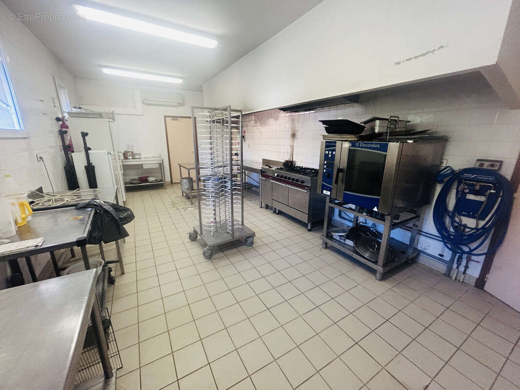 Commerce à RAZAC-SUR-L'ISLE