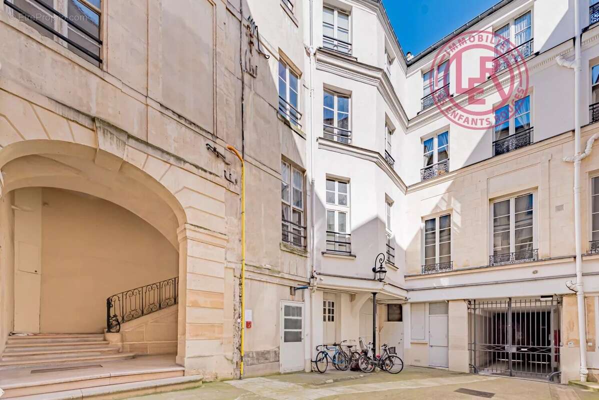 Appartement à PARIS-4E