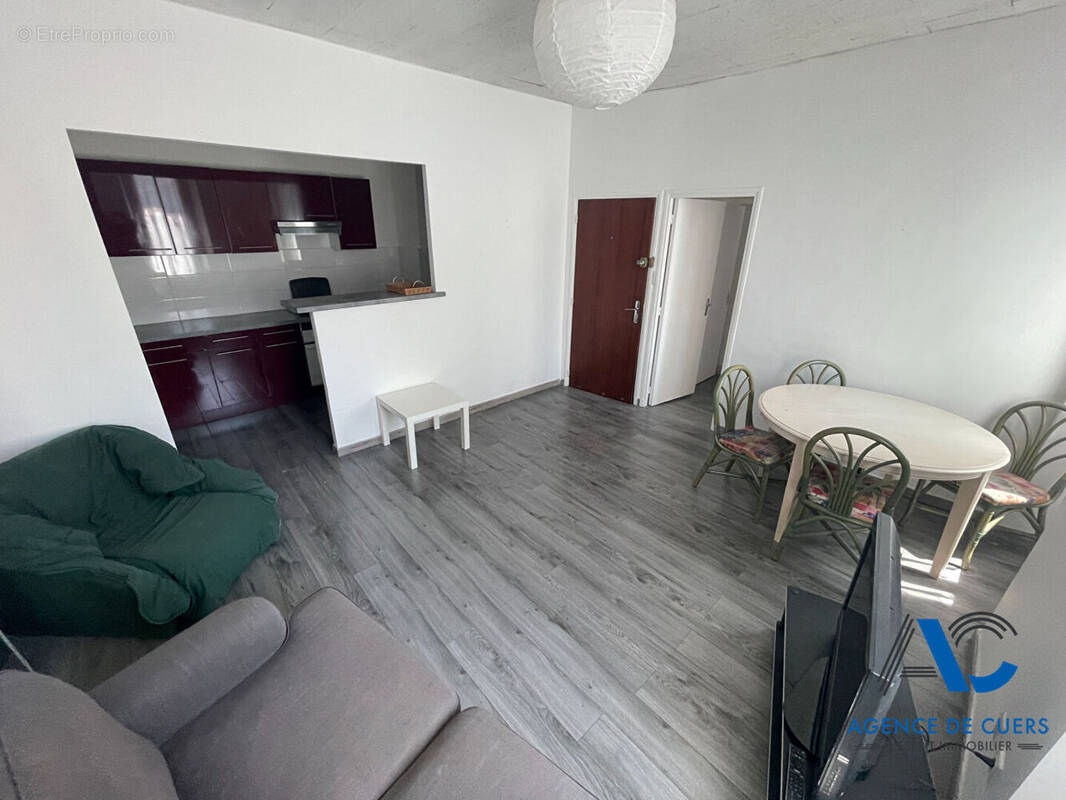 Appartement à CUERS