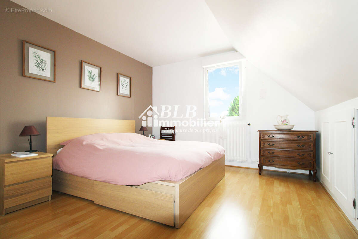 Maison à LE PERRAY-EN-YVELINES