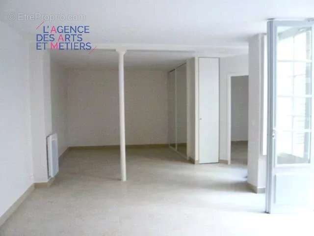Appartement à PARIS-3E