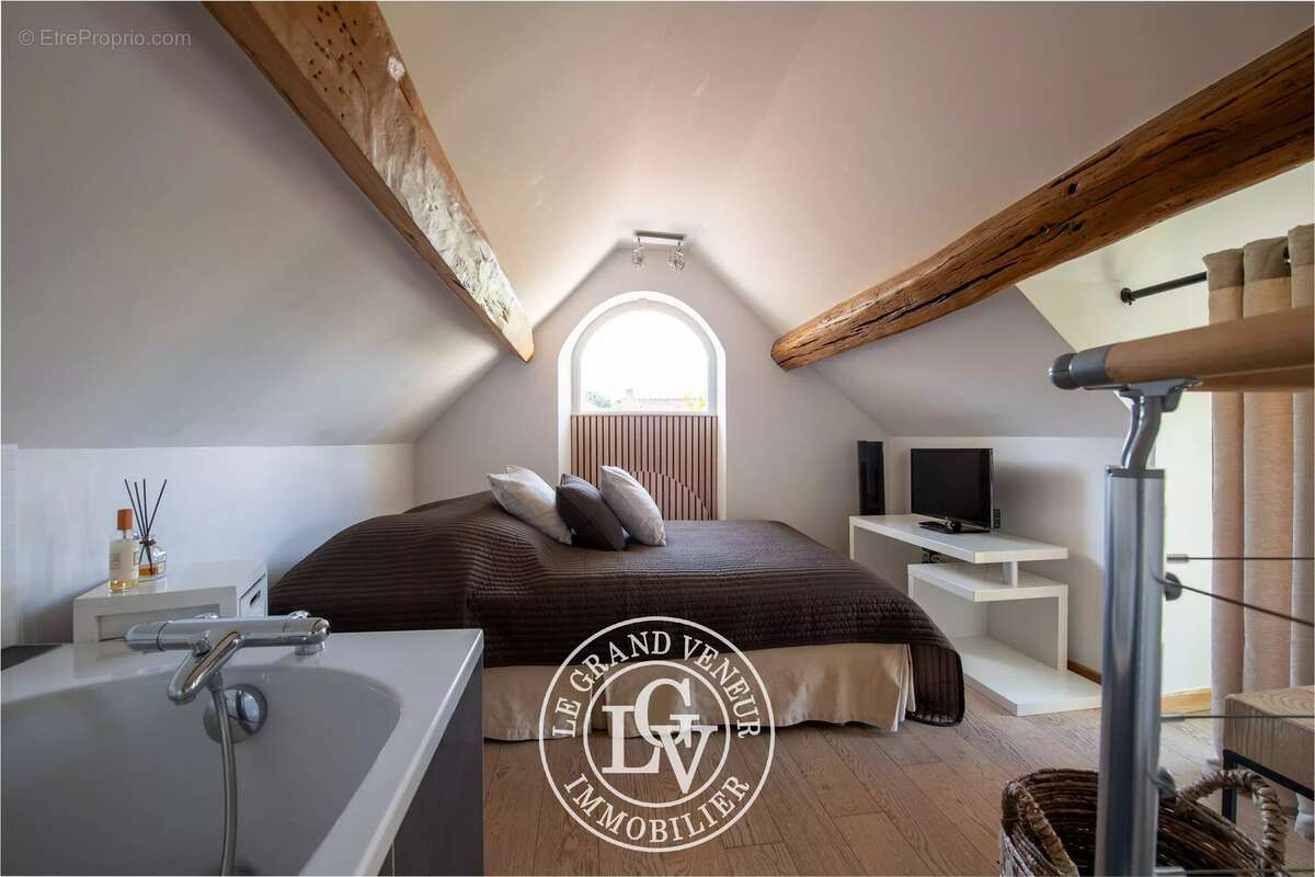 Proche barbizon - propriété traditionnelle et dépendance - 4 chambres - garage double - cave - piscine - jardin paysager - photo 41