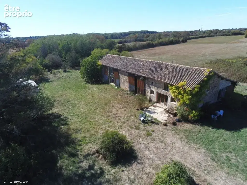 Grange Rénovée : Comprenant 4 Chambres et Terrain de 4382m² - photo 36