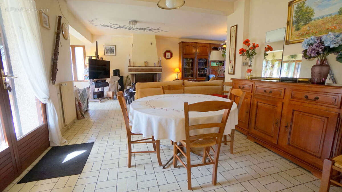 Maison à MEZIERES-SUR-SEINE